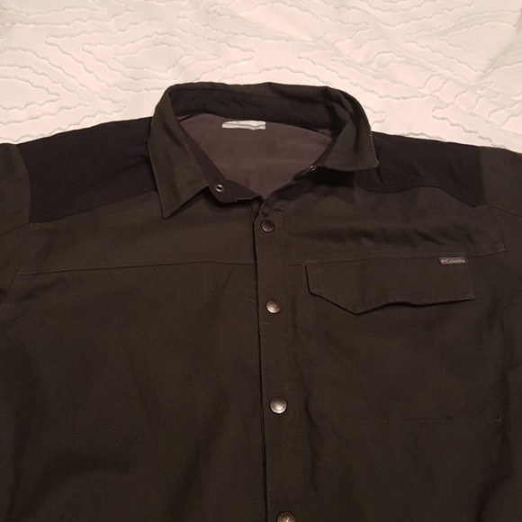 Columbia Button Up - Picture 2 of 2